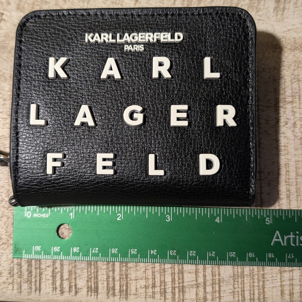Karl Lagerfeld Paris Jacqueline Leather Wallet Black w/ Raised Block Lettering - Picture 10 of 12